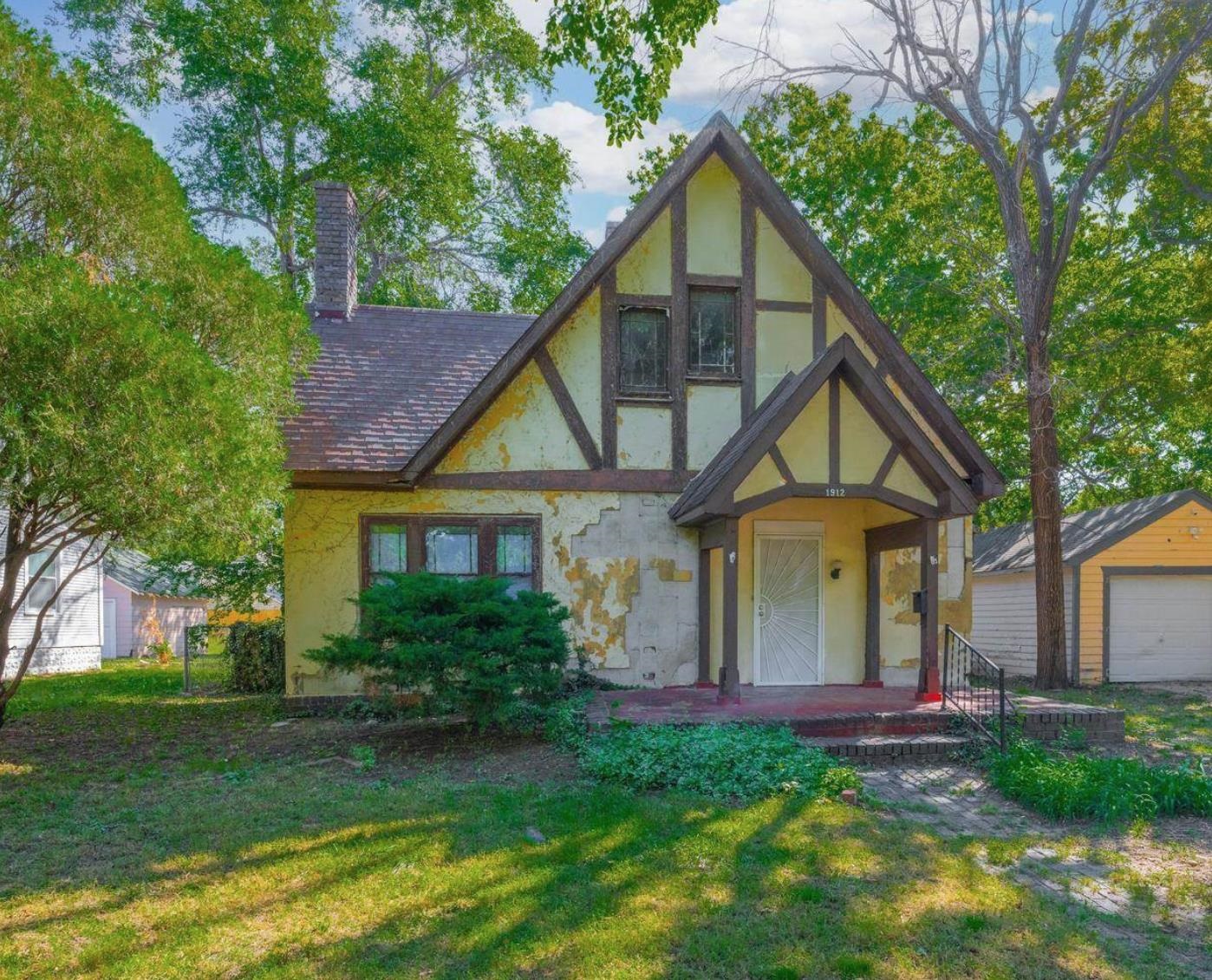 1912 N Park Pl