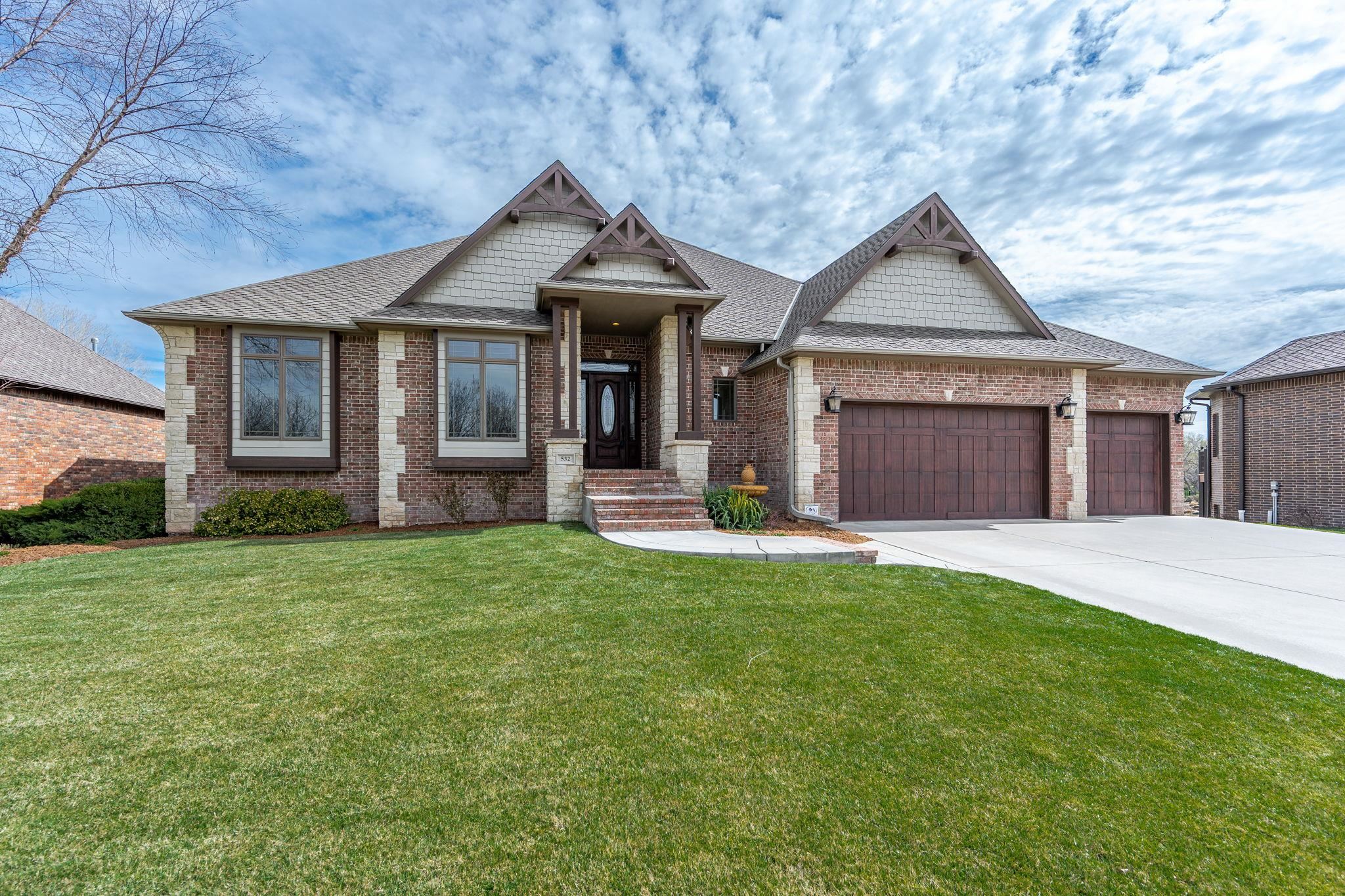 532 N Belle Terre Cir