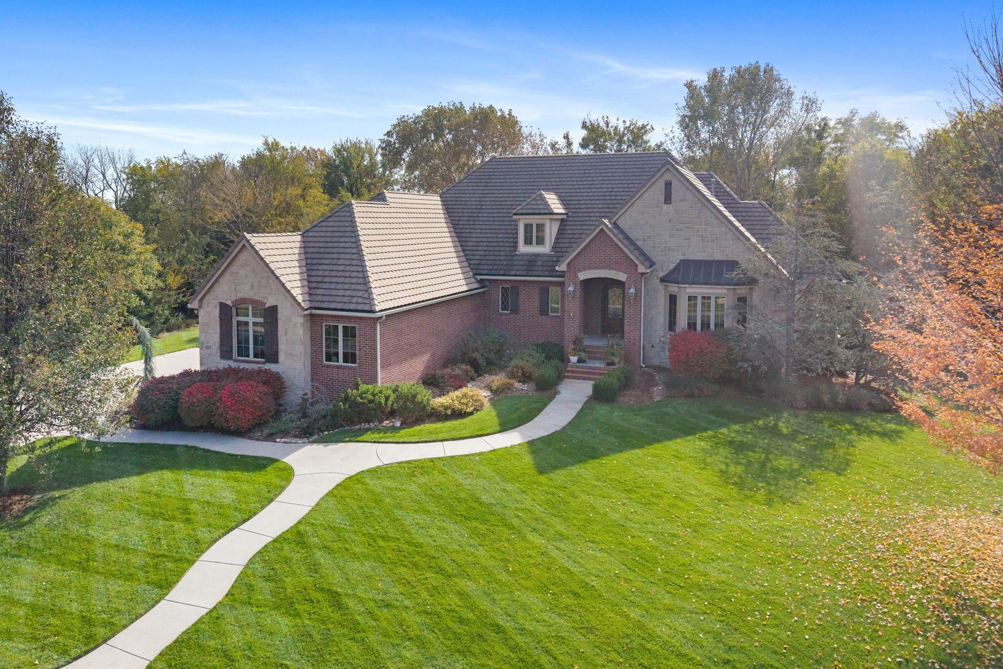 8219 W Meadow Park