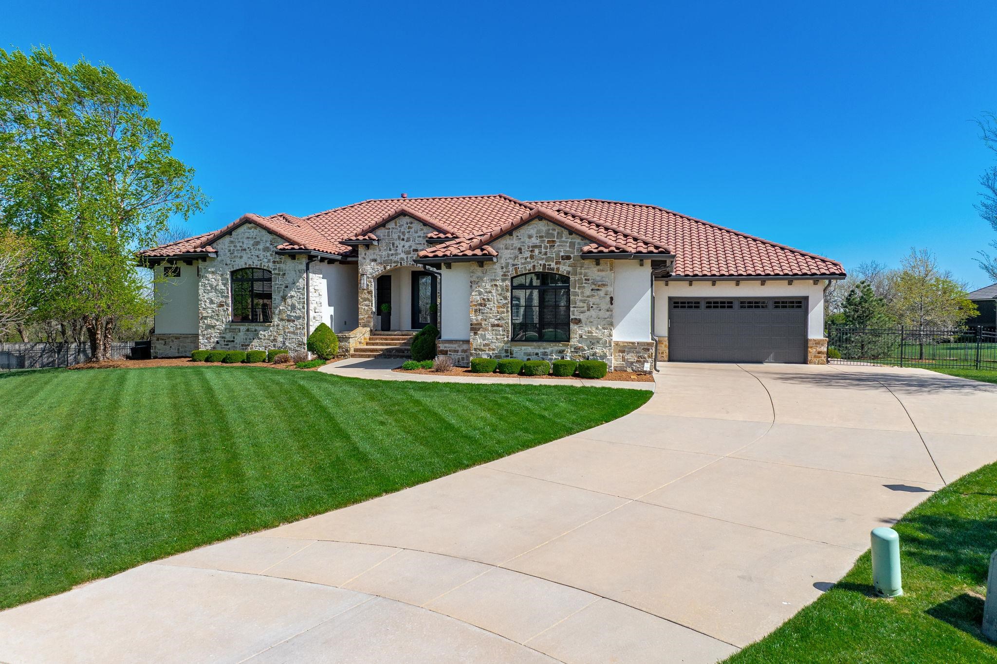 10721 E Crestwood Ct — photo 2